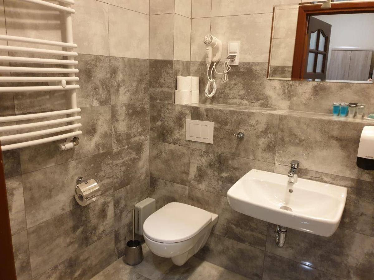 Hotel Mikorzyn Ślesin المظهر الخارجي الصورة