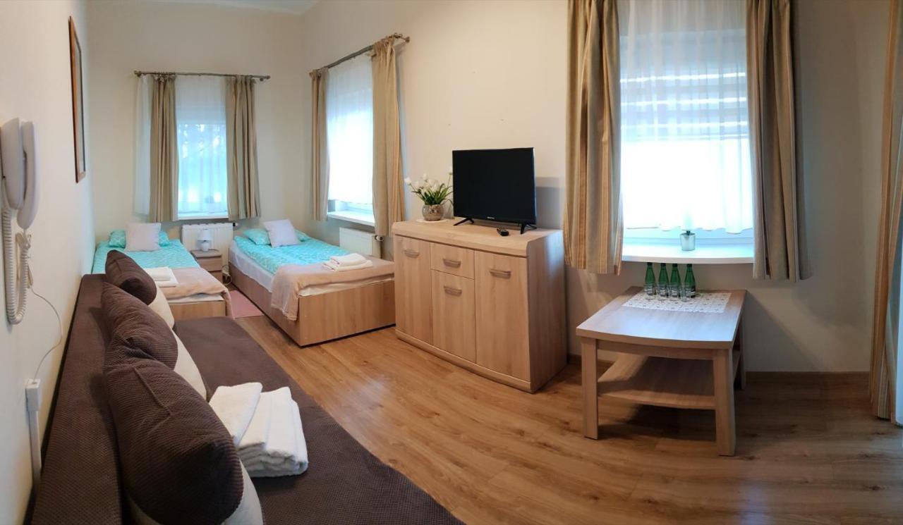 Hotel Mikorzyn Ślesin المظهر الخارجي الصورة